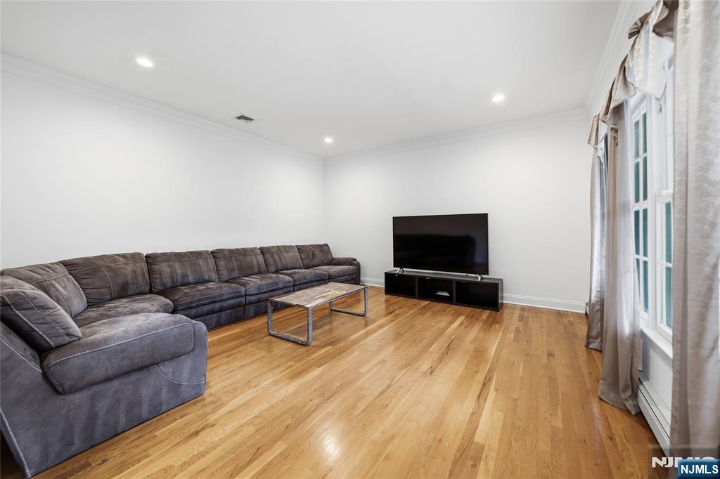 1 Concord Court