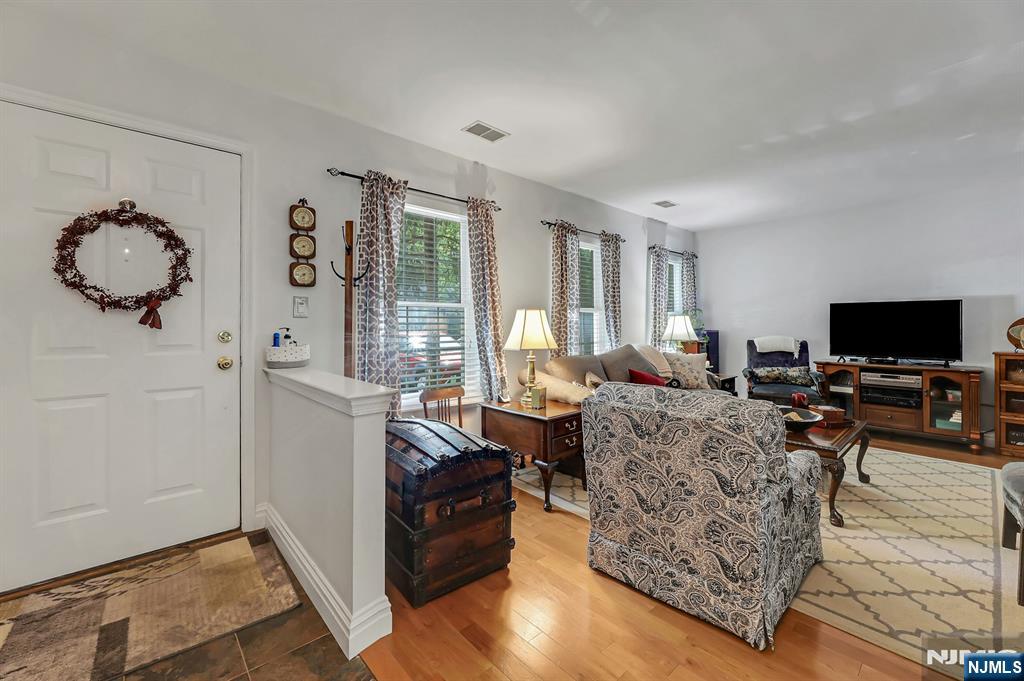 2332 Oliver Court