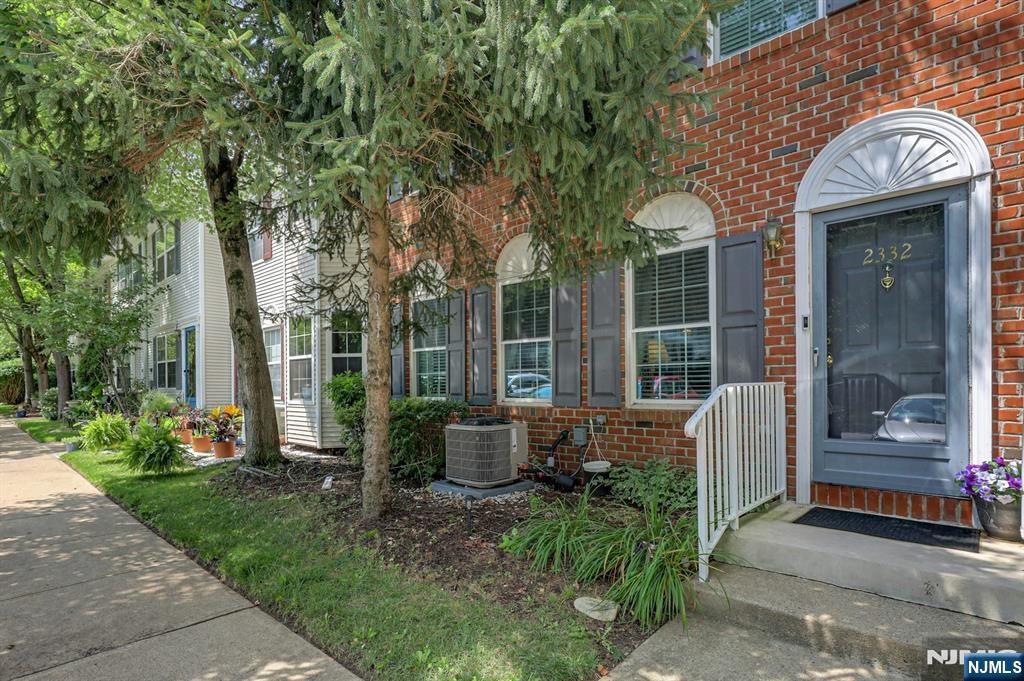 2332 Oliver Court
