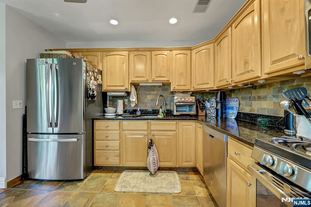 2332 Oliver Court