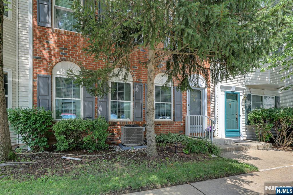 2332 Oliver Court