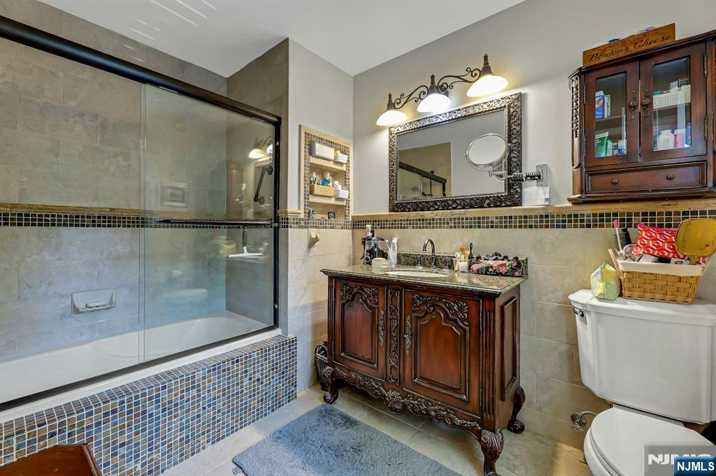 2332 Oliver Court