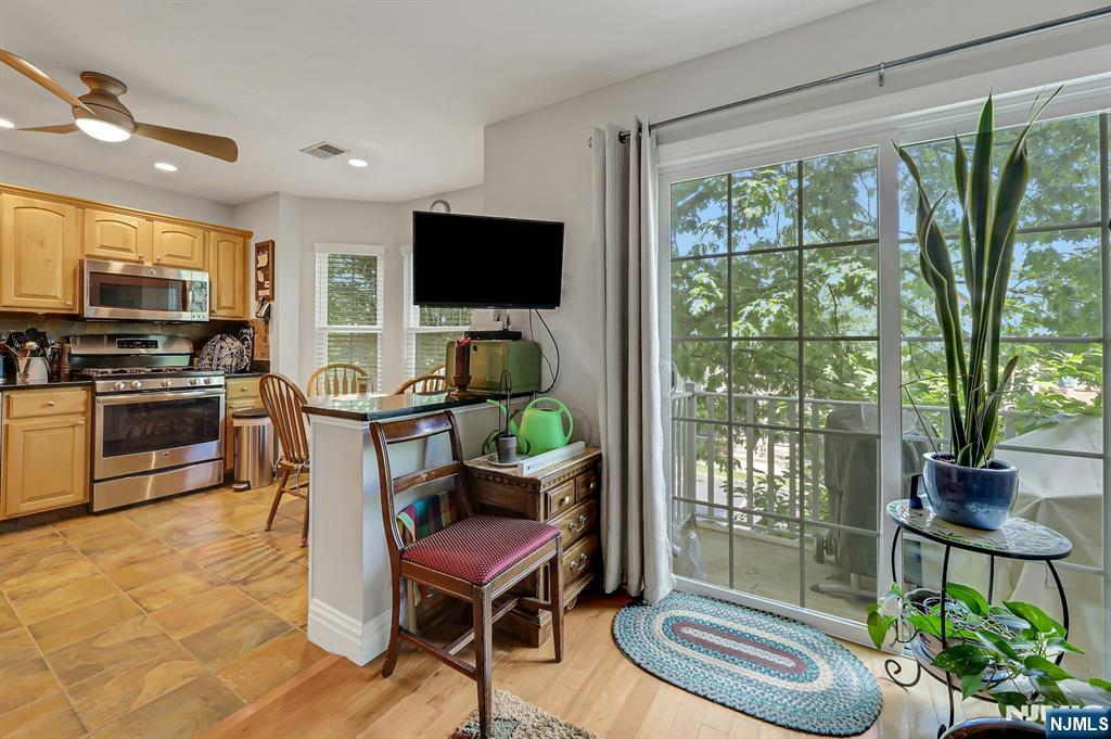 2332 Oliver Court