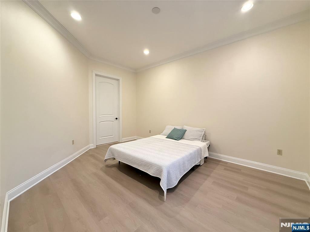1210 The Plaza