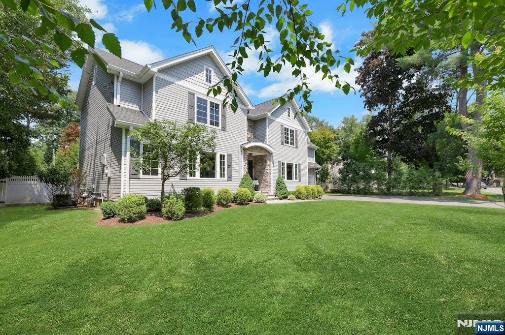 84 Leclerc Avenue