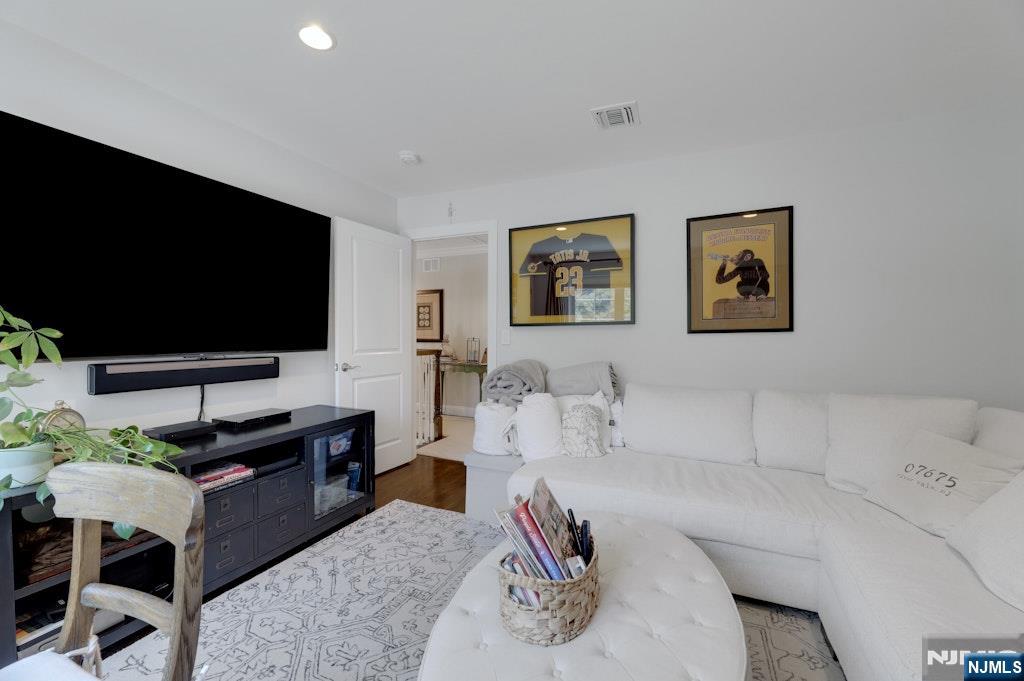 84 Leclerc Avenue