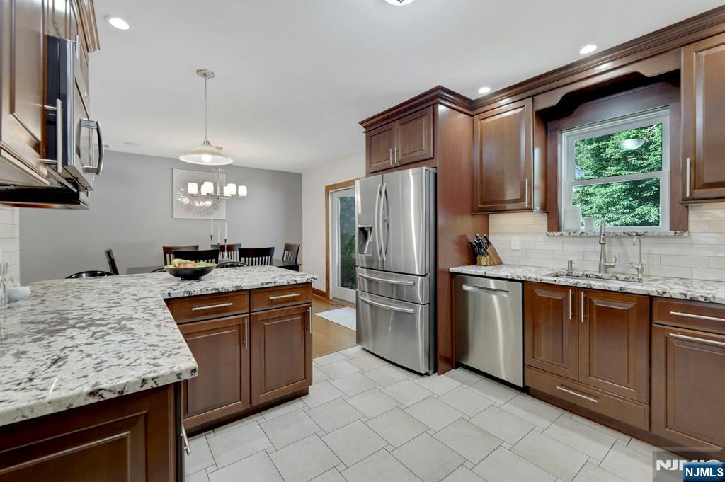 15-10 Mandon Place