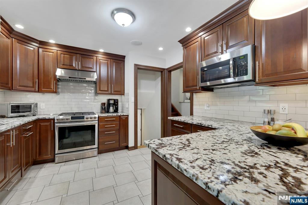 15-10 Mandon Place