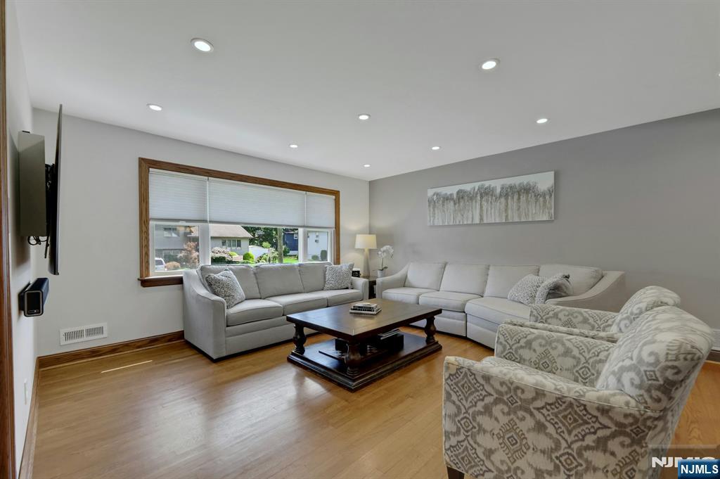 15-10 Mandon Place