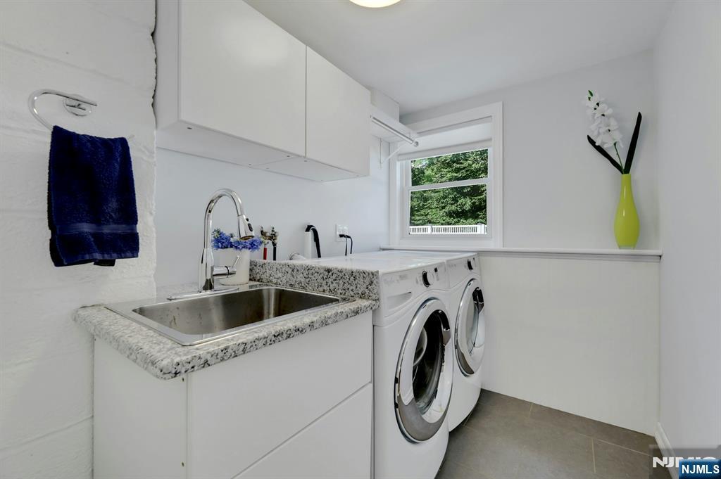 15-10 Mandon Place