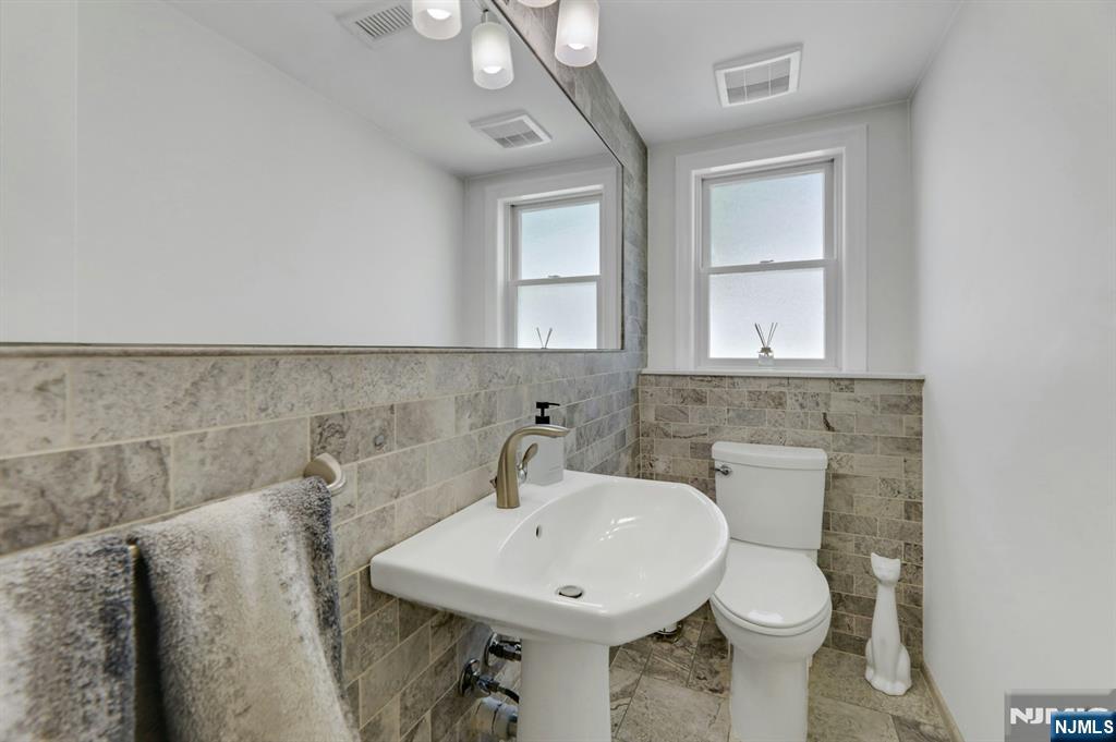 15-10 Mandon Place