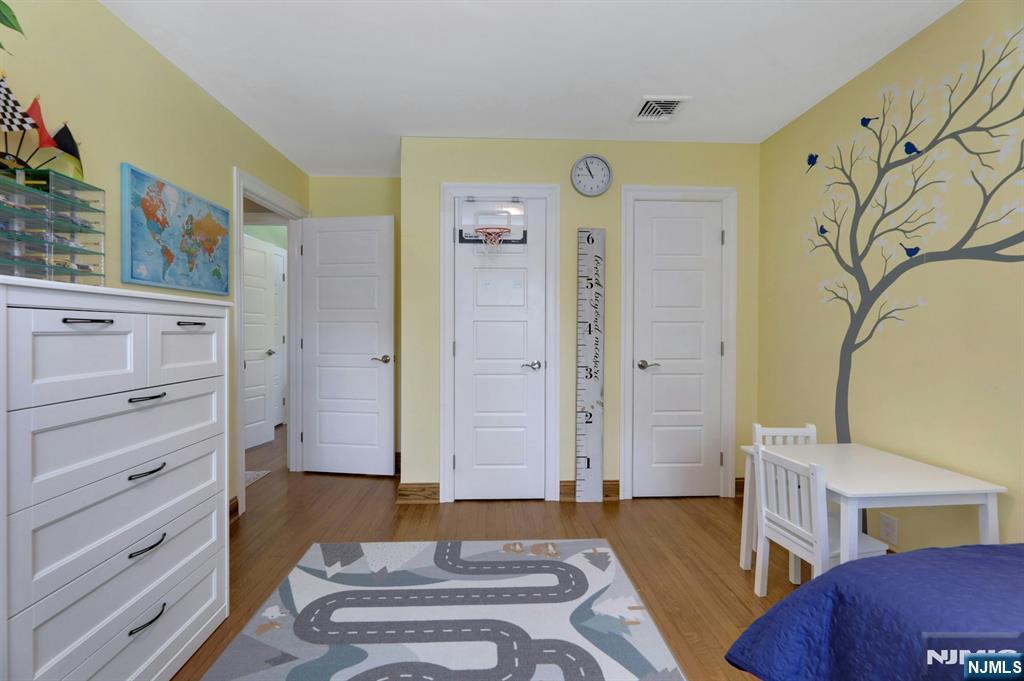 15-10 Mandon Place