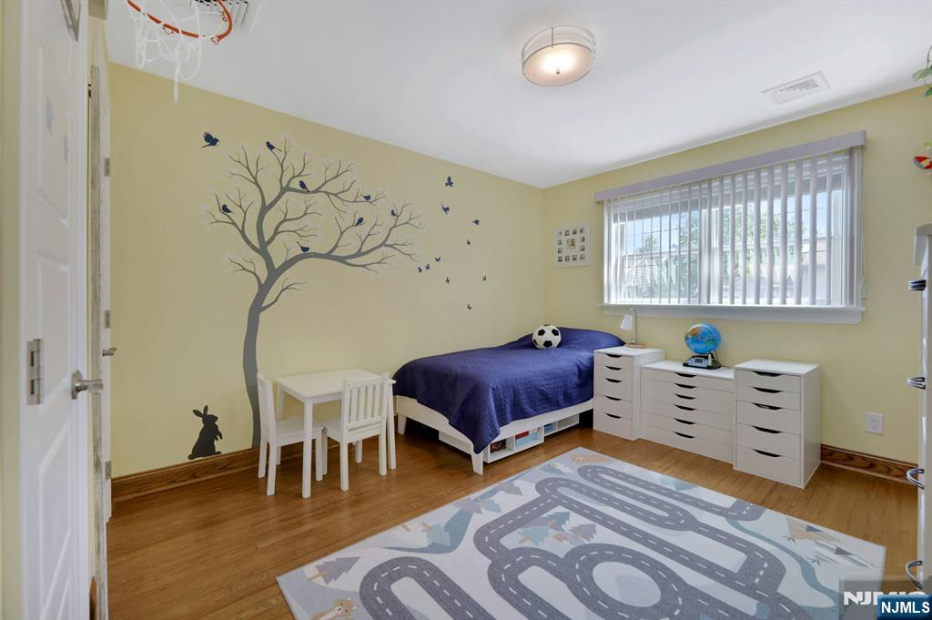 15-10 Mandon Place