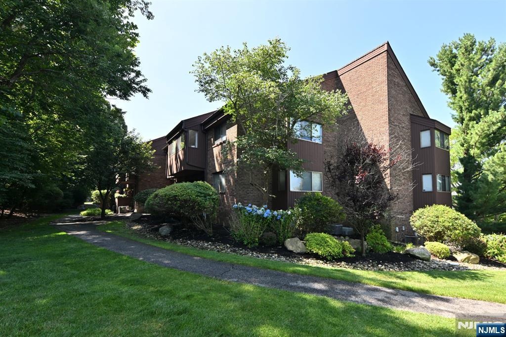 204 Indian Hollow 204