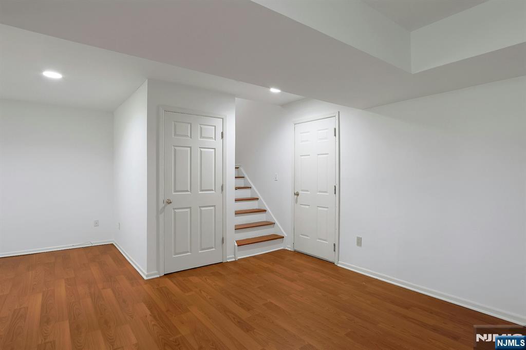 20 Lakeview Drive
