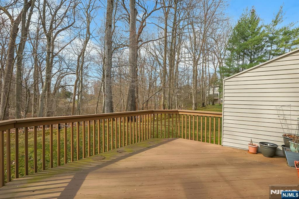 20 Lakeview Drive