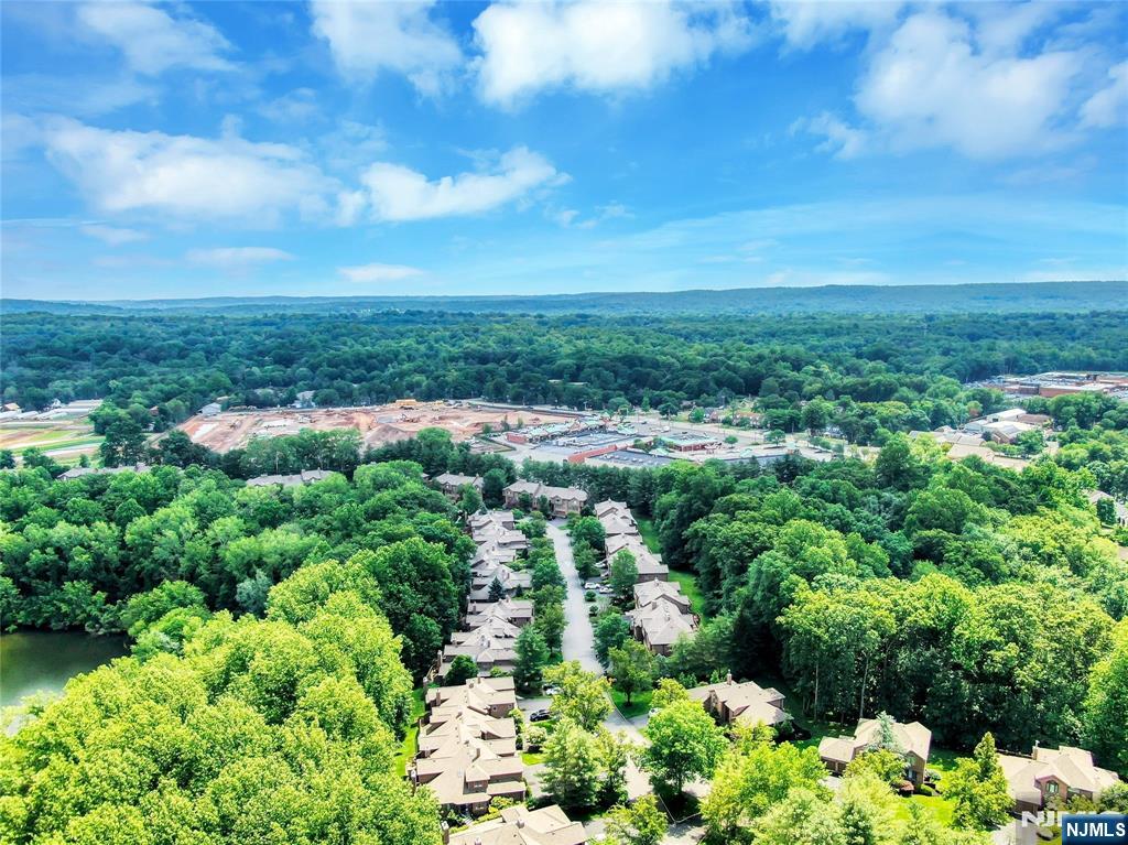 20 Lakeview Drive