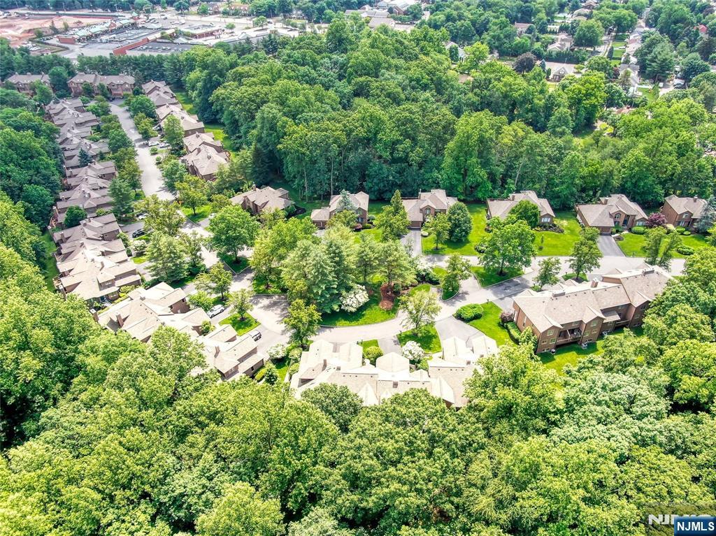 20 Lakeview Drive