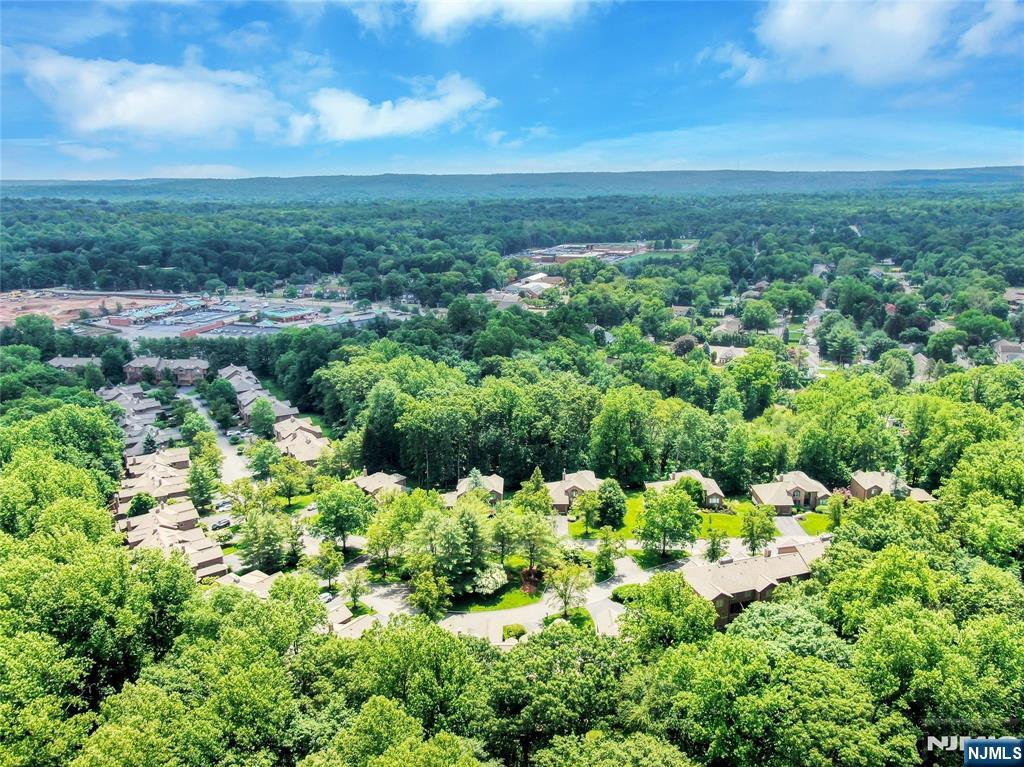 20 Lakeview Drive