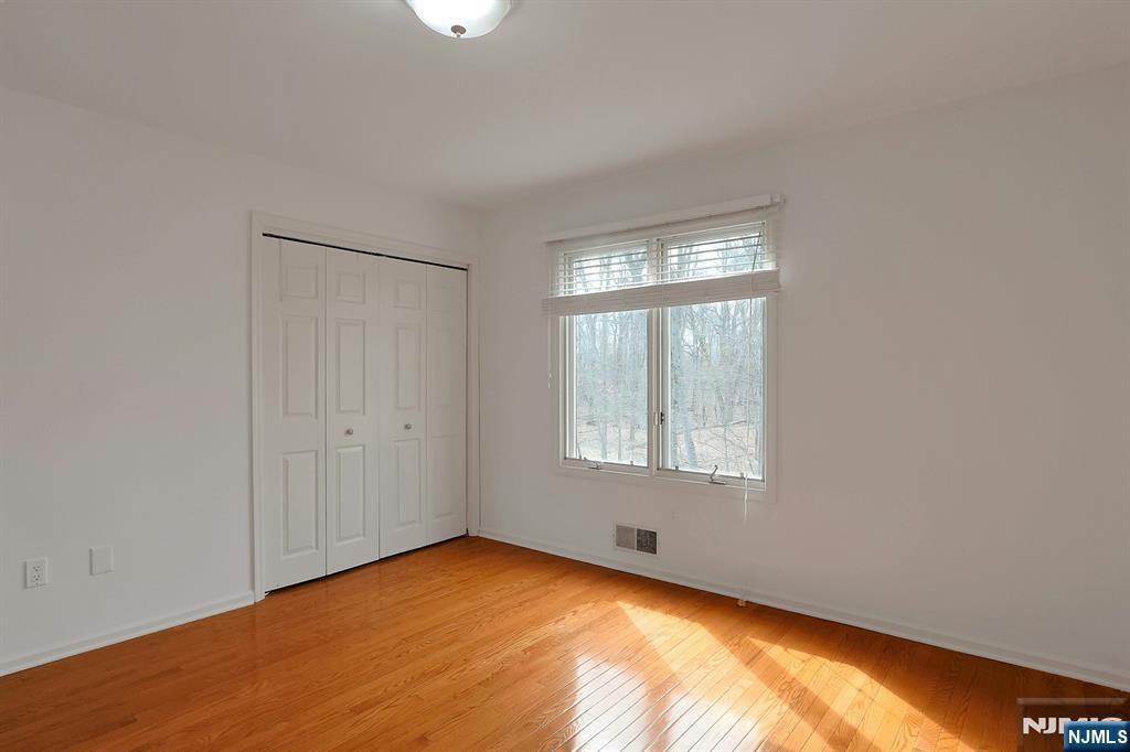 20 Lakeview Drive