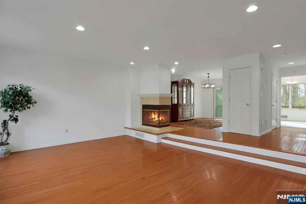 20 Lakeview Drive