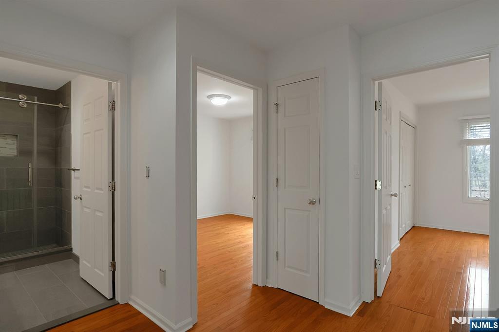 20 Lakeview Drive