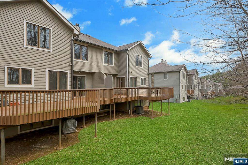 20 Lakeview Drive