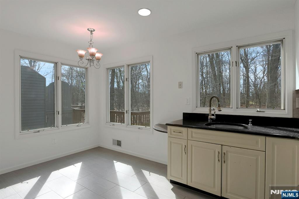 20 Lakeview Drive