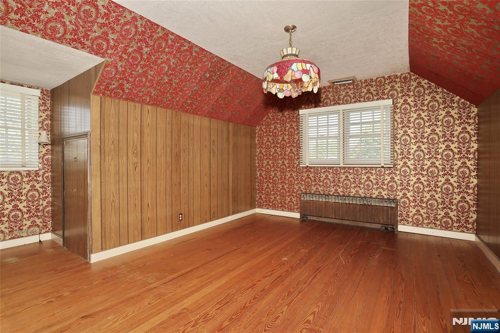 10 Glenwood Avenue