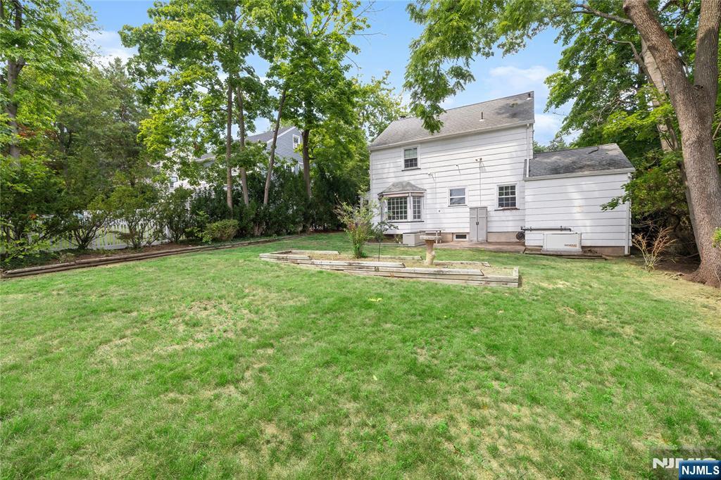 10 Reid Avenue