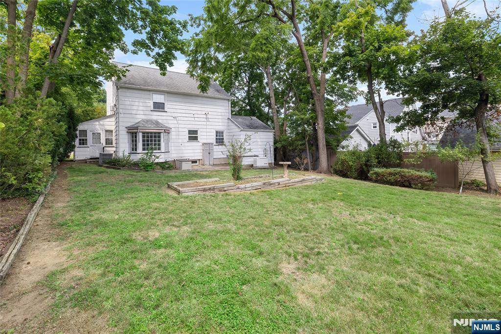 10 Reid Avenue