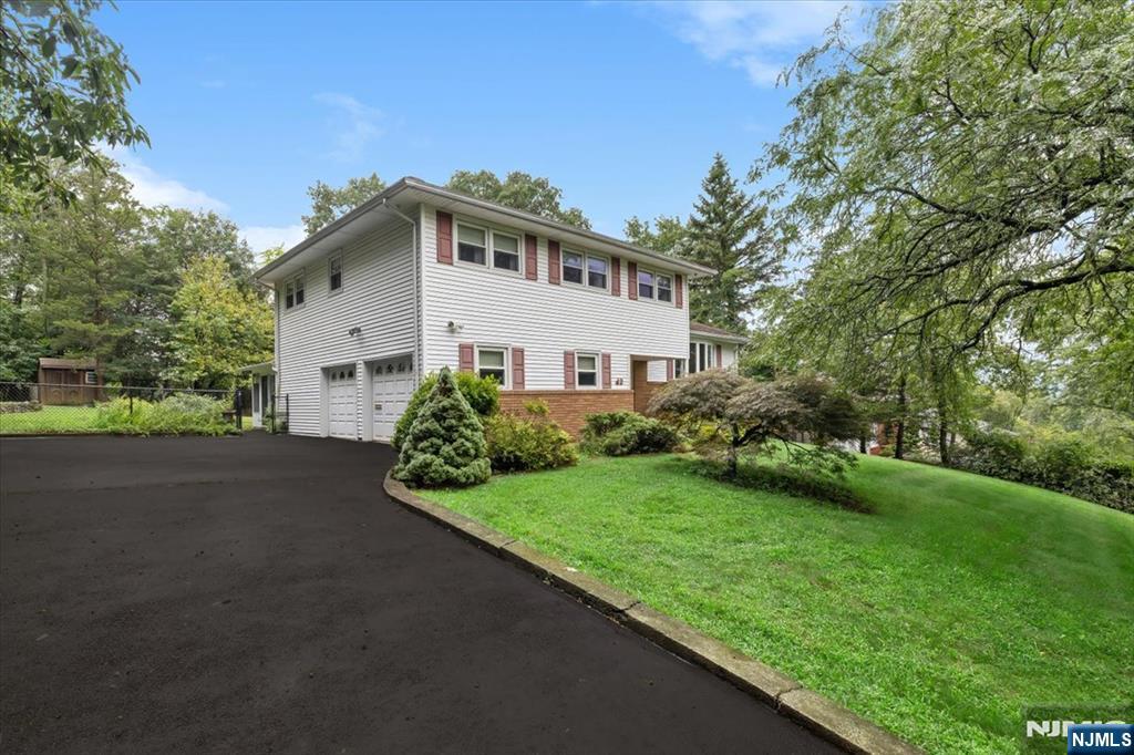 42 Aberdeen Avenue