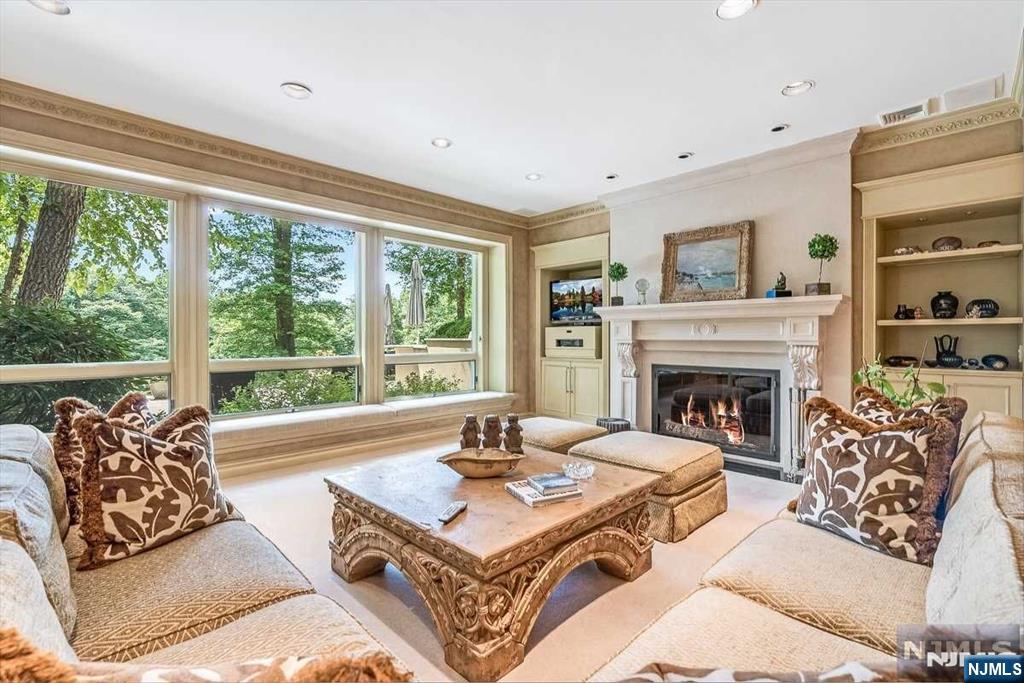 125 Chestnut Ridge Road