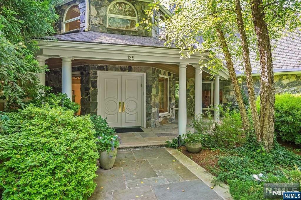 125 Chestnut Ridge Road