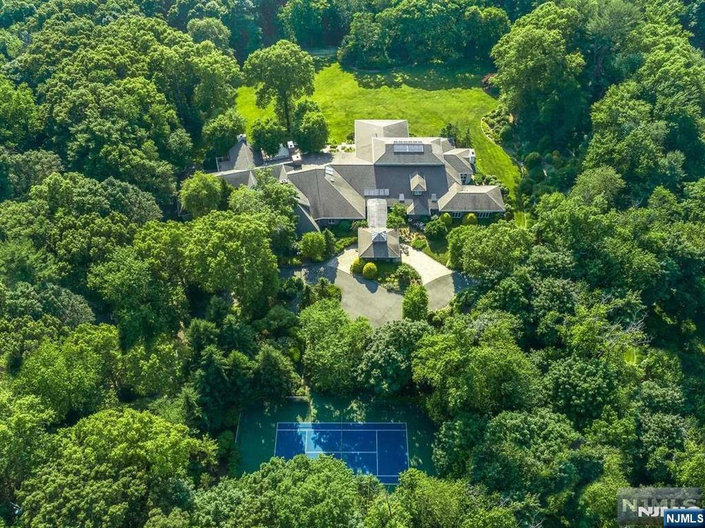 125 Chestnut Ridge Road