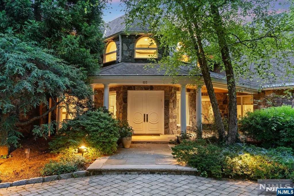 125 Chestnut Ridge Road