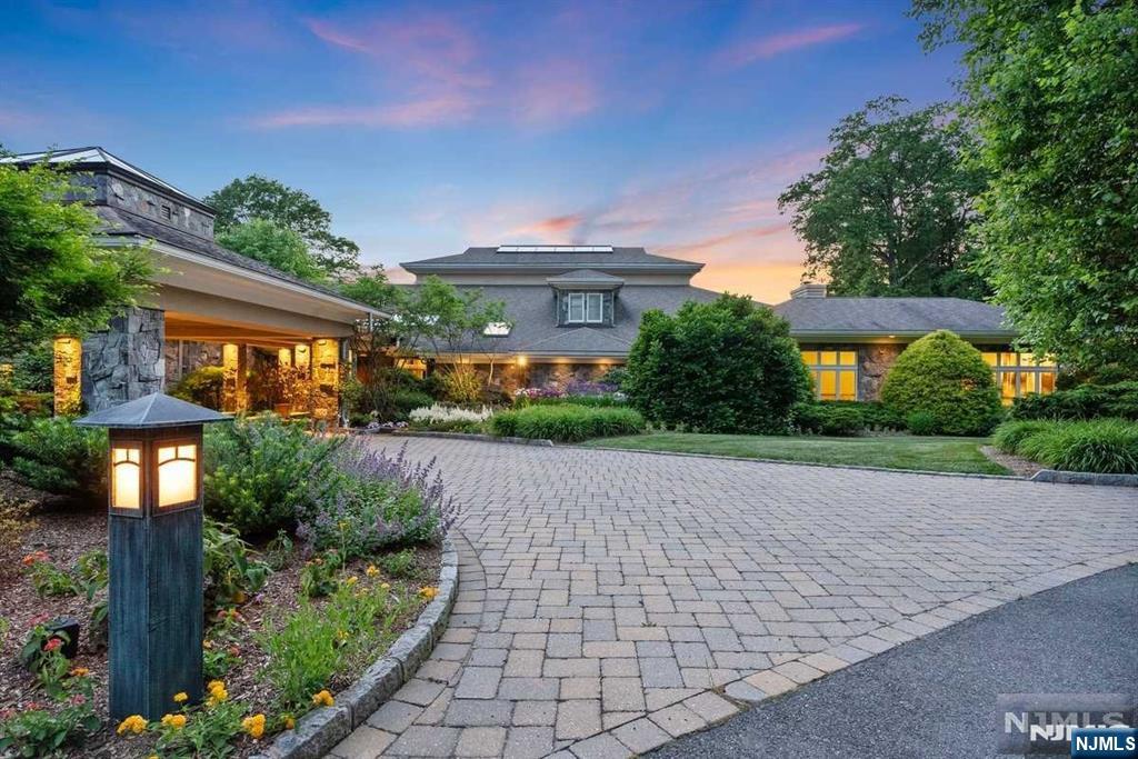 125 Chestnut Ridge Road