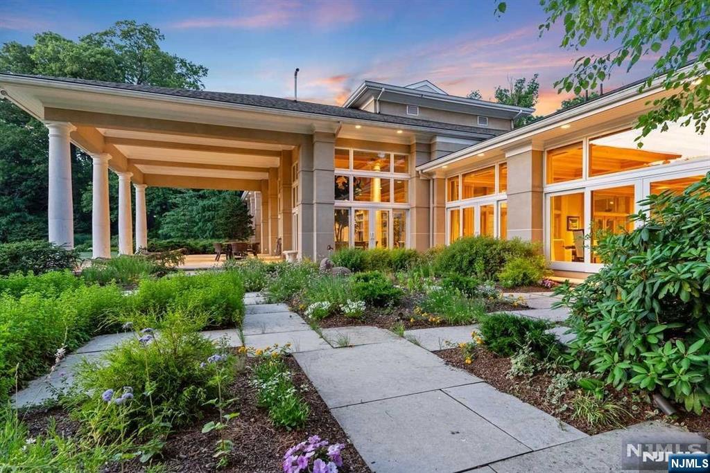 125 Chestnut Ridge Road