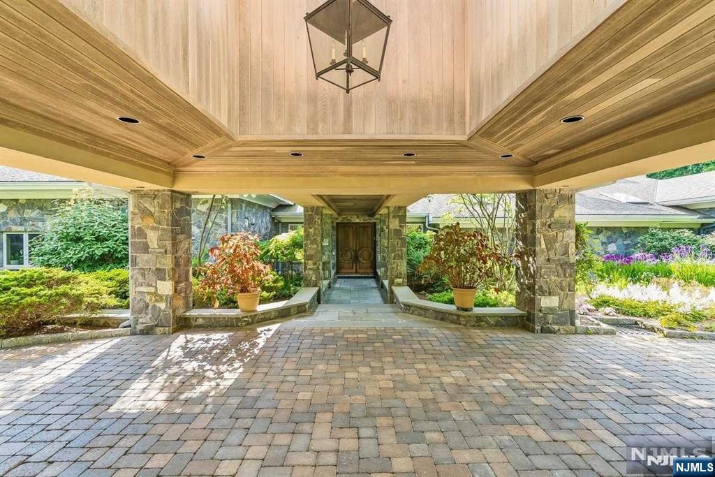 125 Chestnut Ridge Road