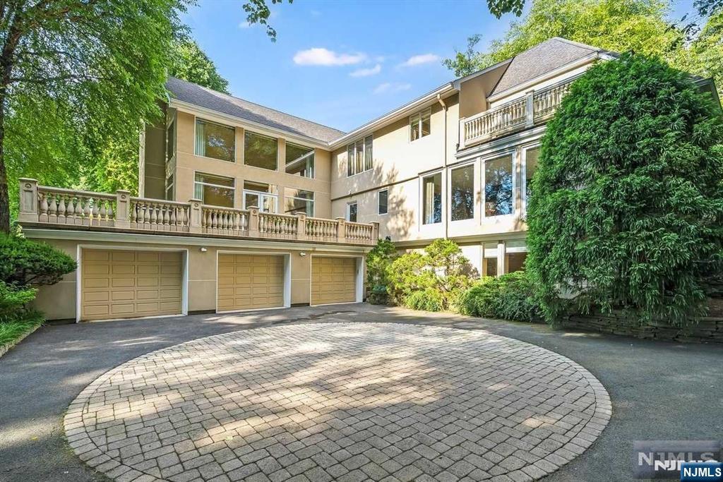 125 Chestnut Ridge Road