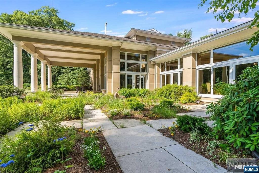 125 Chestnut Ridge Road