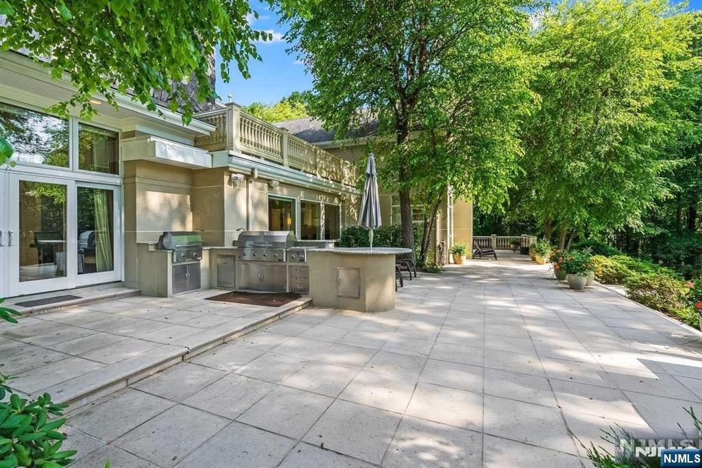 125 Chestnut Ridge Road