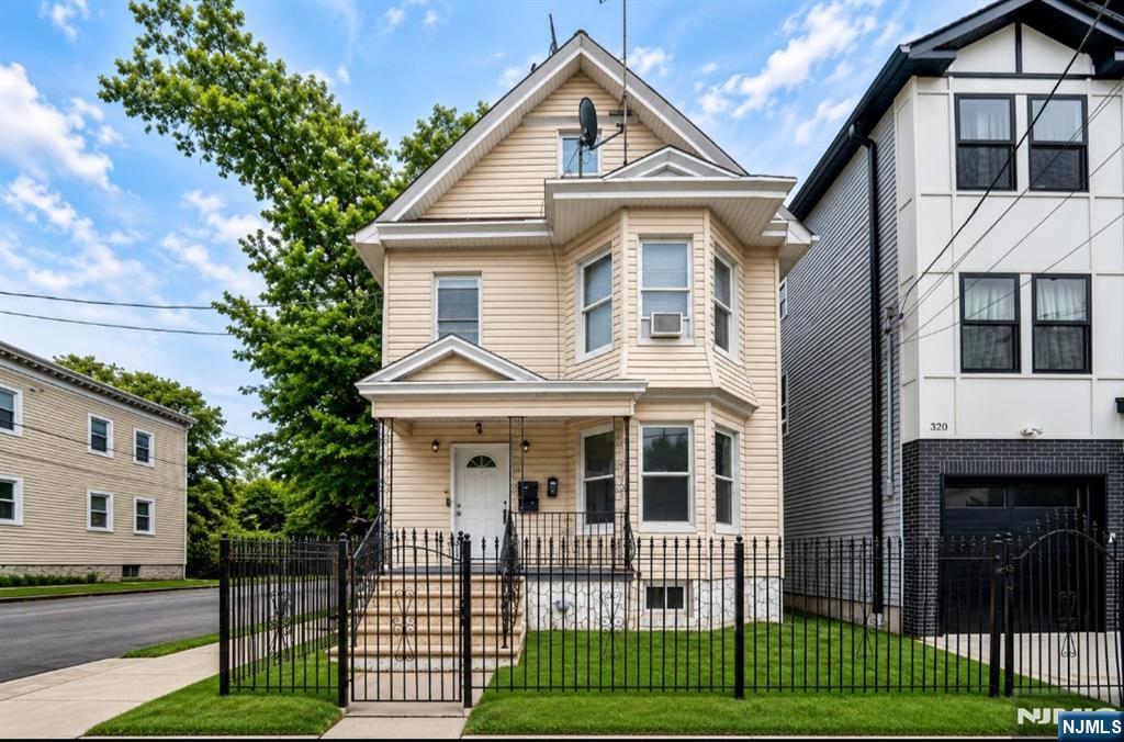 318 Grove Street