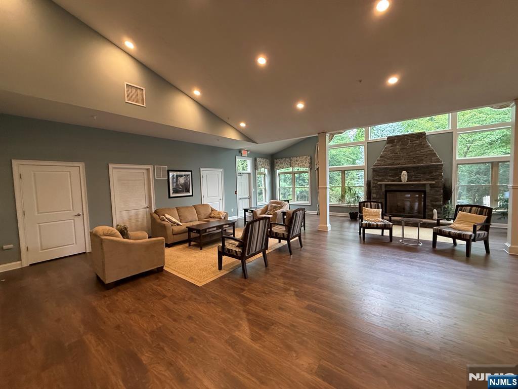 1005 Whitney Lane