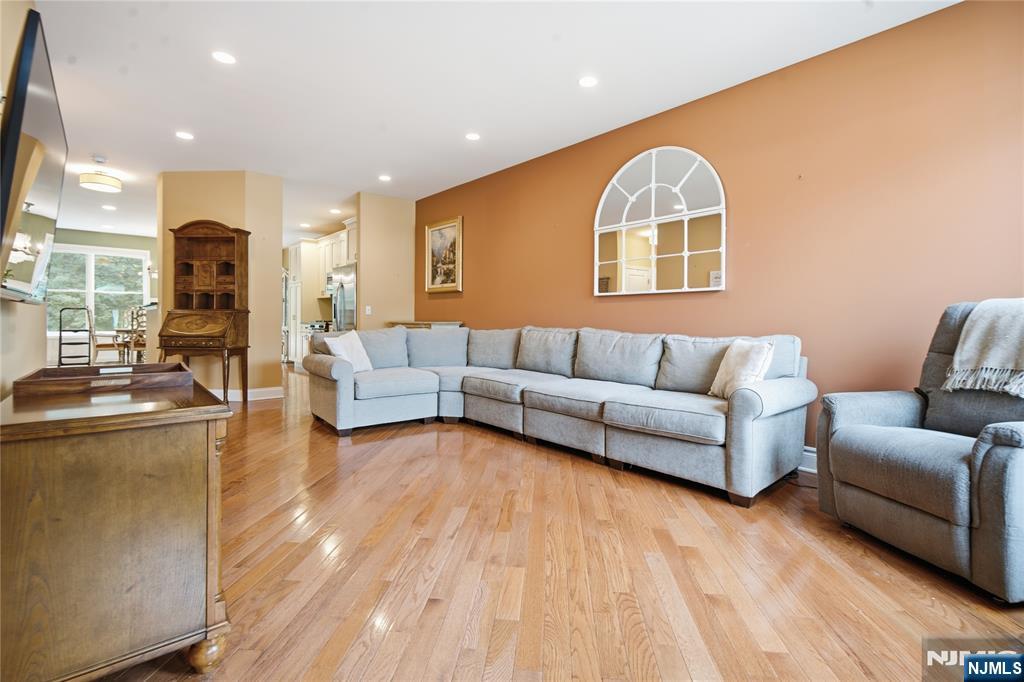 1005 Whitney Lane