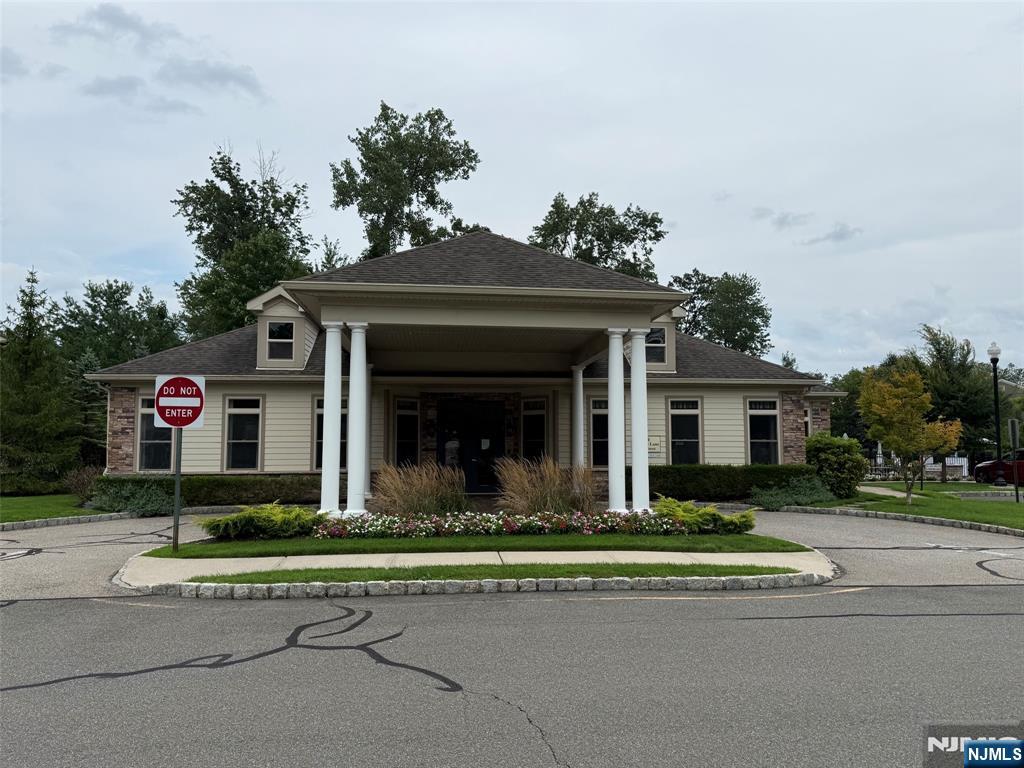 1005 Whitney Lane