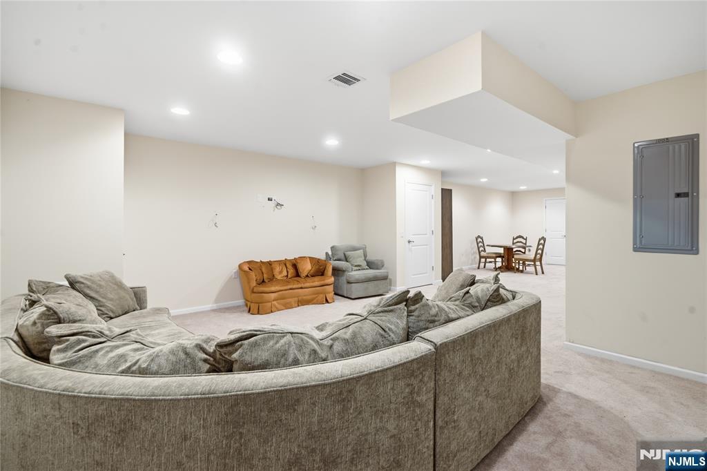 1005 Whitney Lane