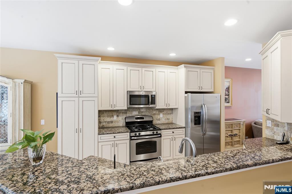 1005 Whitney Lane