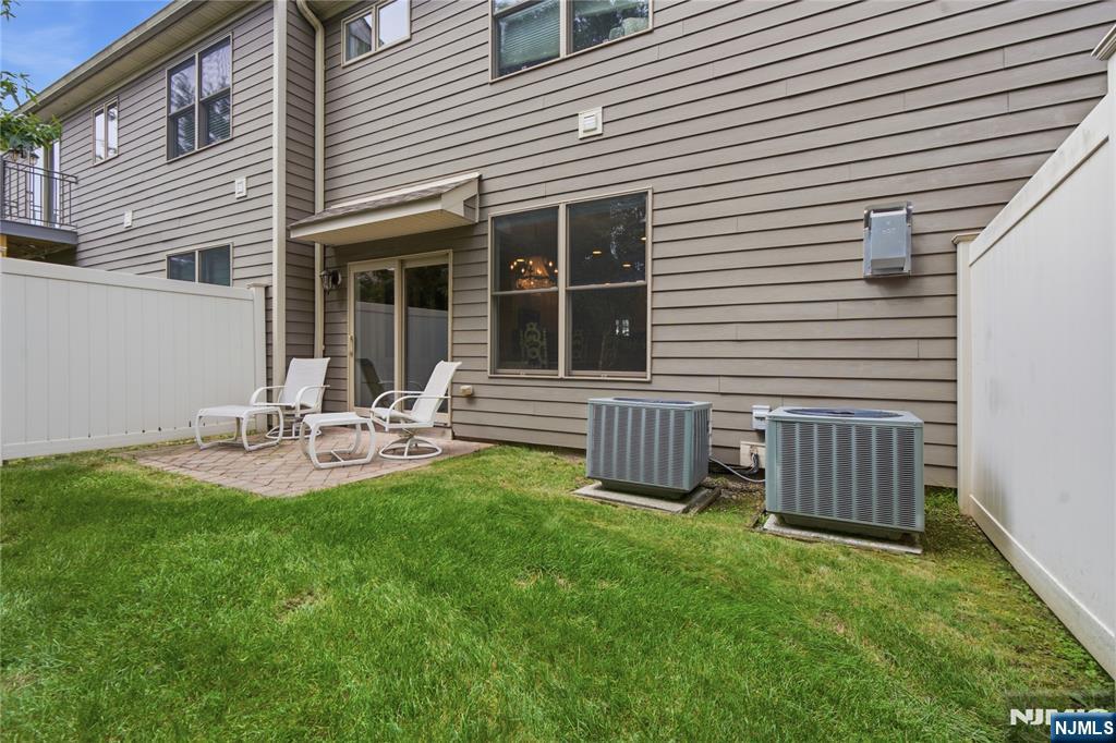 1005 Whitney Lane
