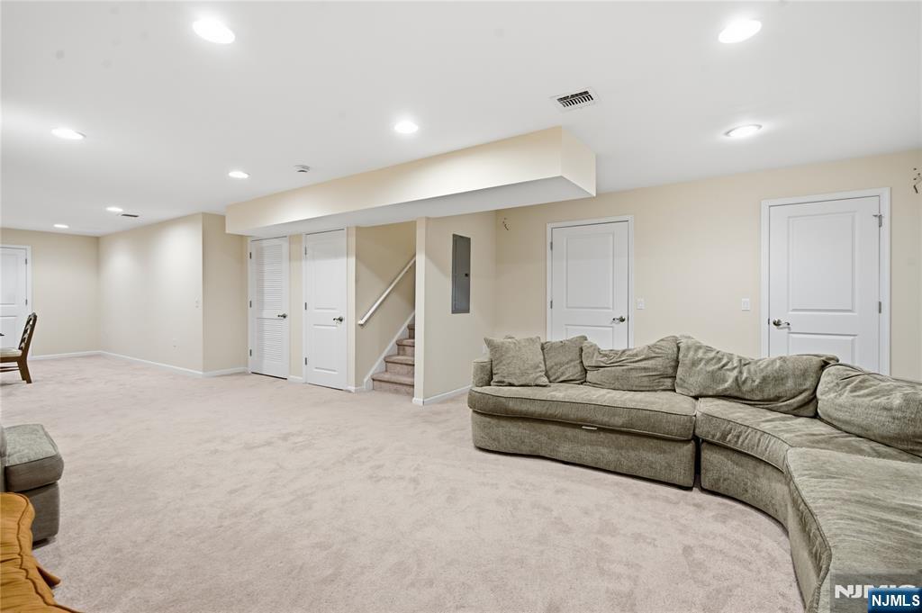 1005 Whitney Lane